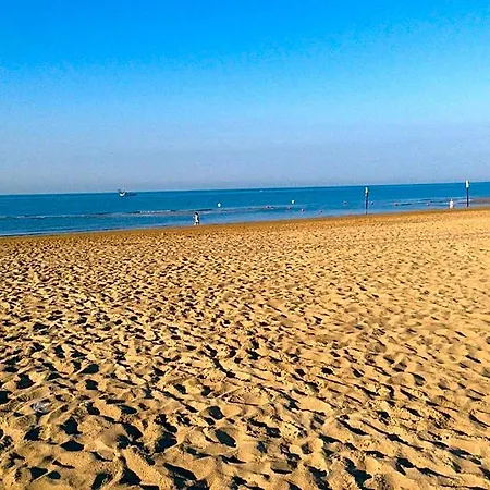 Hotel Close To The Sea - Beahost 3*